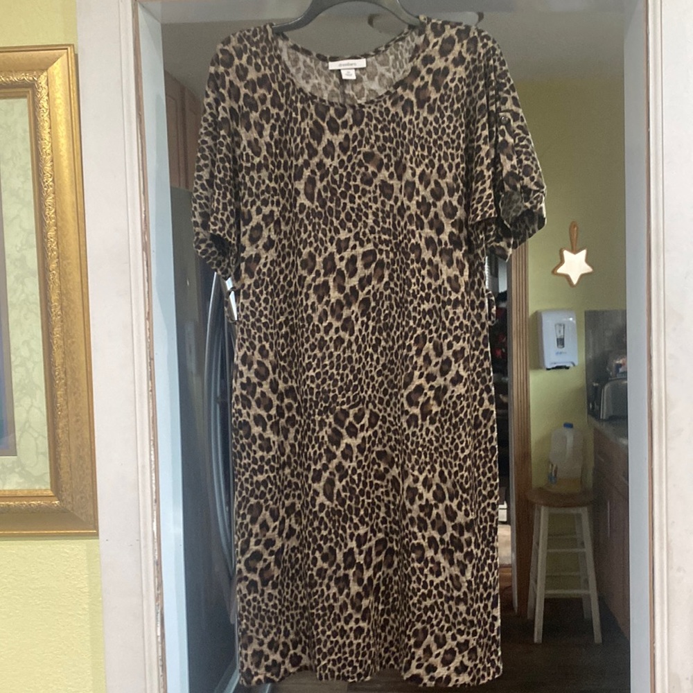 Dress barn dress cheetah print, size 10